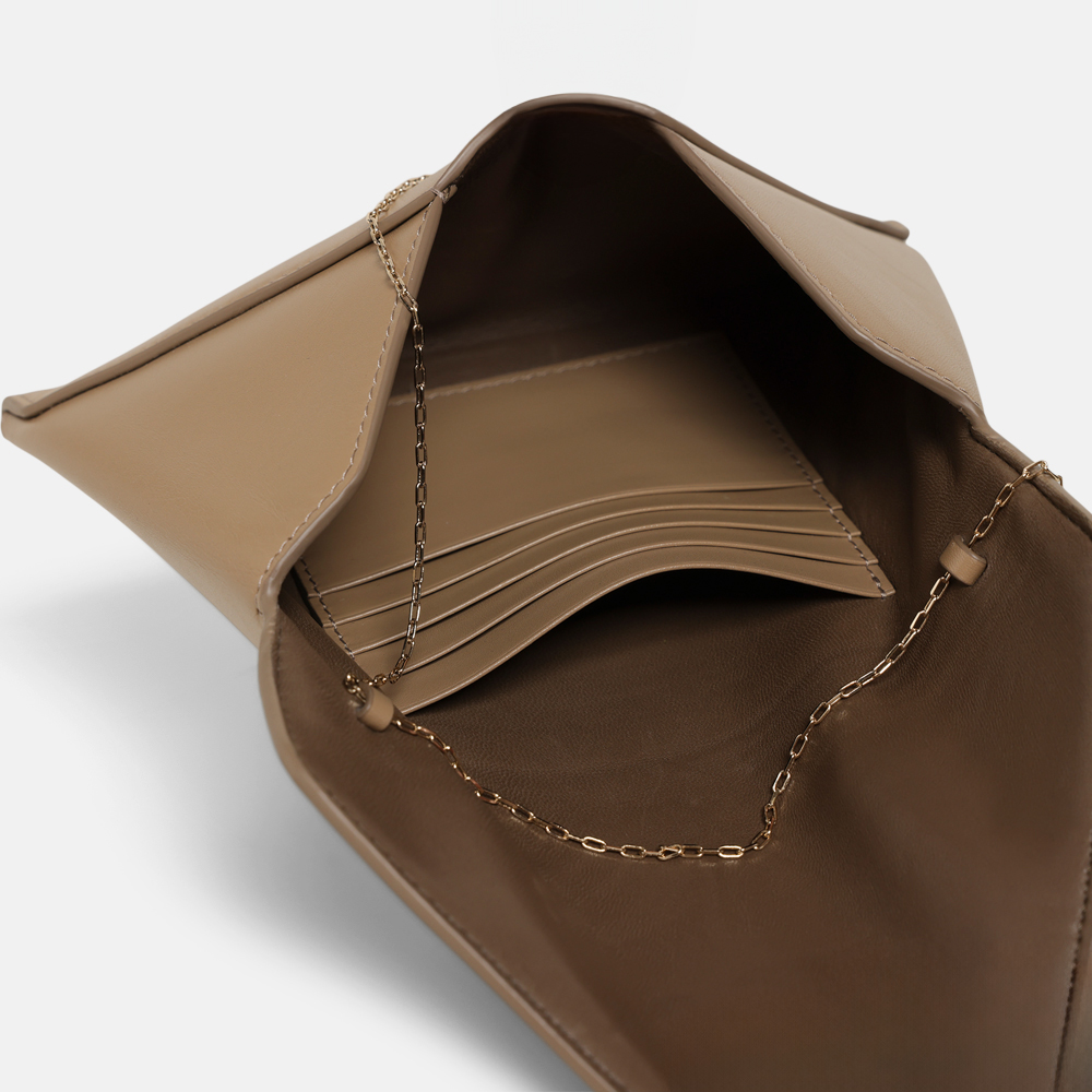 the row bag inside